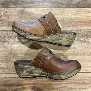 b.o.c. Brown Leather Mules with Wood Finish Sole